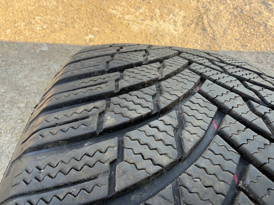 4бр. ОТЛИЧНИ Зимни Гуми С Борд 255/45R/20 -FIRESTONE- DOT:4424- 6.5мм.+5.3мм.
