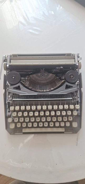 Mașină de scris Mercedes