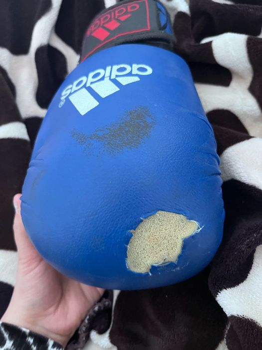 Боксёрки перчатки