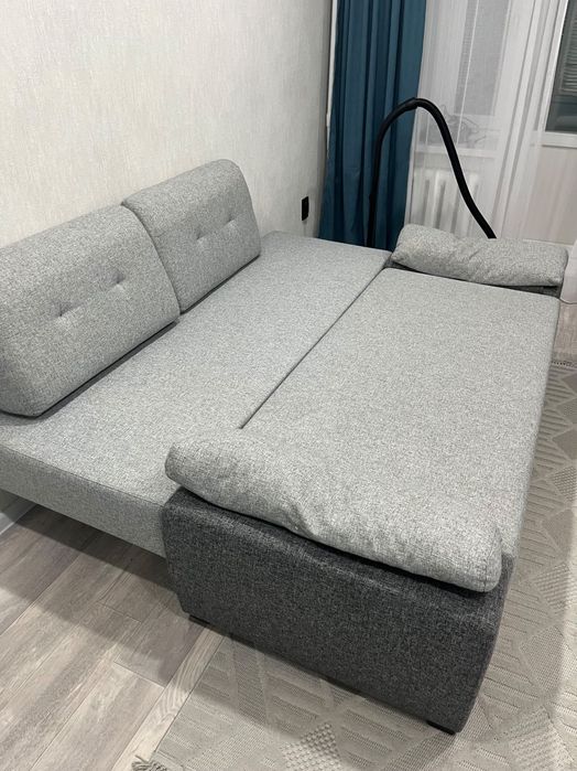 Софа серая стильная