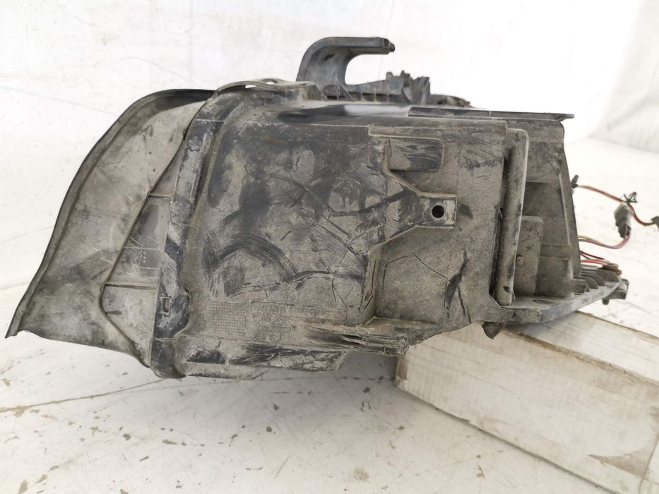 Десен фар с Bi Xenon / Desen far s Bi Xenon Audi A4 B6 [ - ] Оригинале