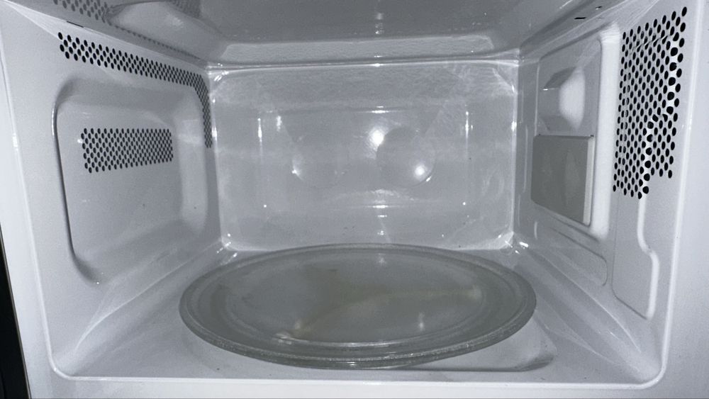 Микровълнова фурна Daewoo KOR-6617W, Мощност 700 W, Обем 20, Бял