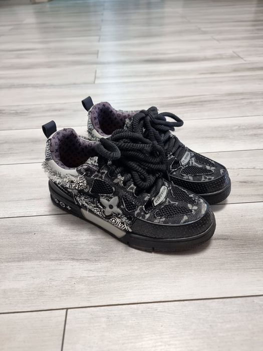 Adidasi Louis Vuitton