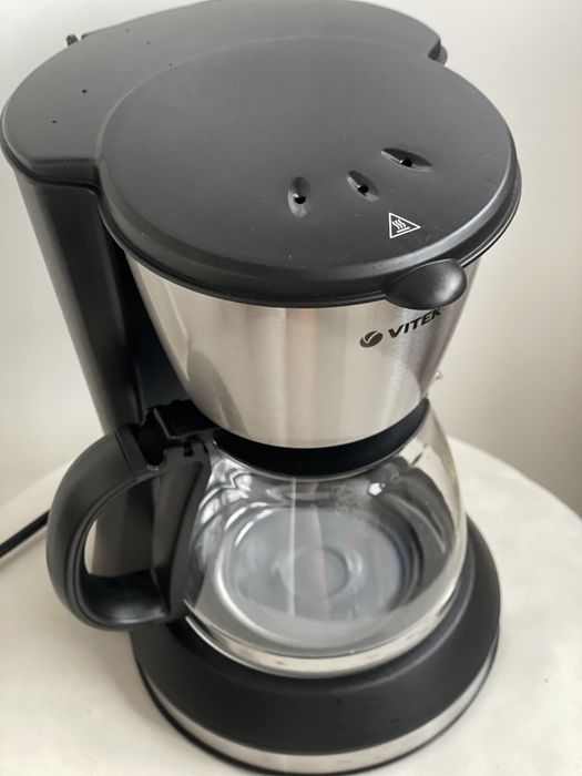 Продам кофеварку новая