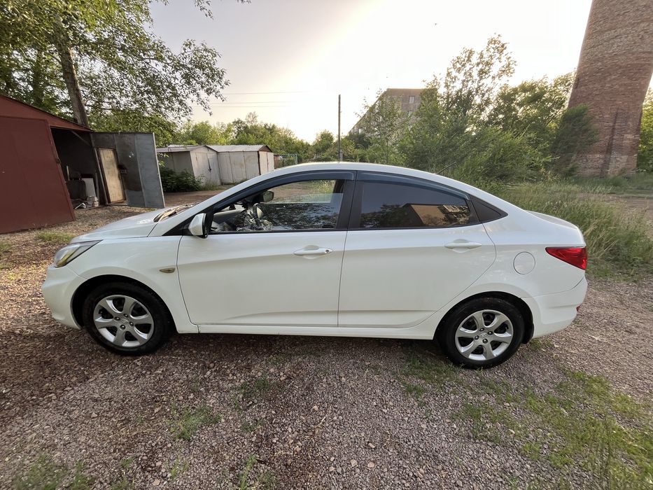 Hyundai accent 2014