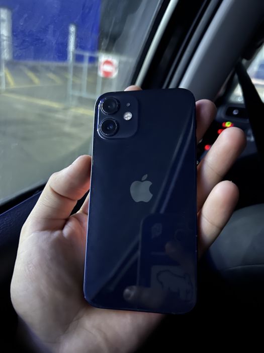 Продам Айфон 12mini