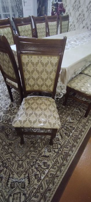 Продаётся Стол и стулья  почти Новая