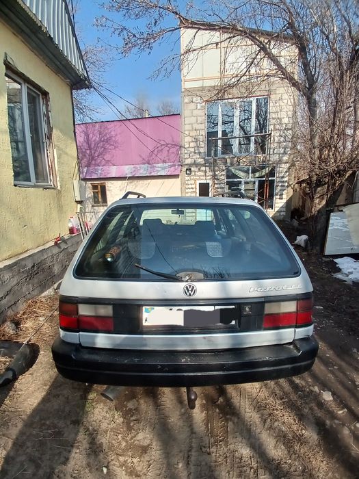 Срочно сатам пассат универсал б3