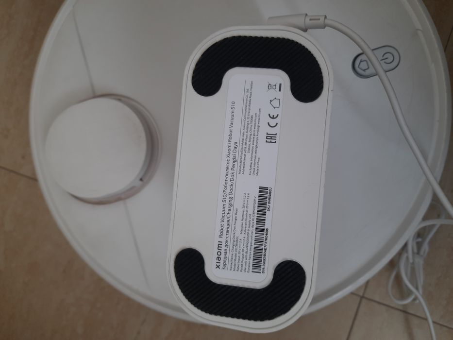 Vând aspirator Xiaomi S10