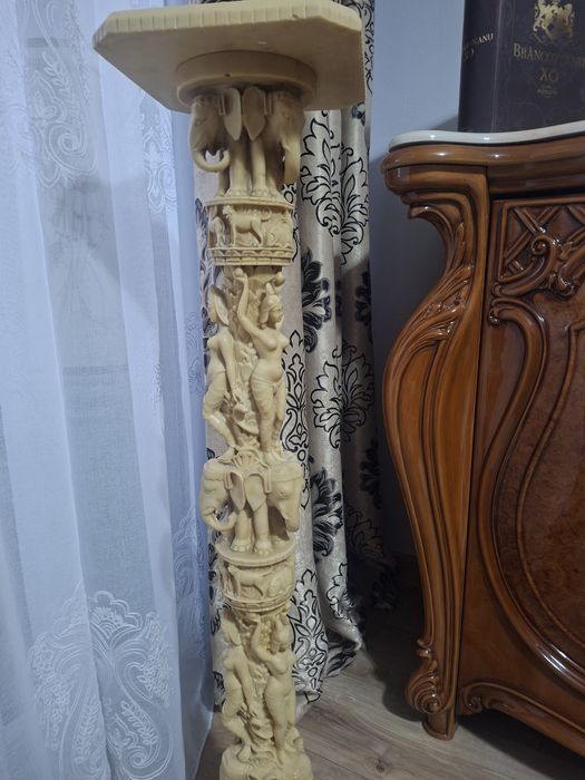 Piedestal asiatic rasina