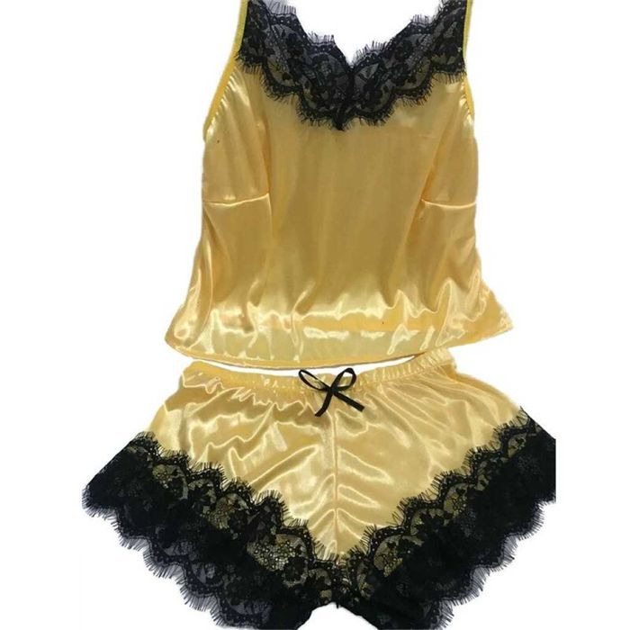 Дамска пижама комплект сатен, топ и къси панталонки, стилна