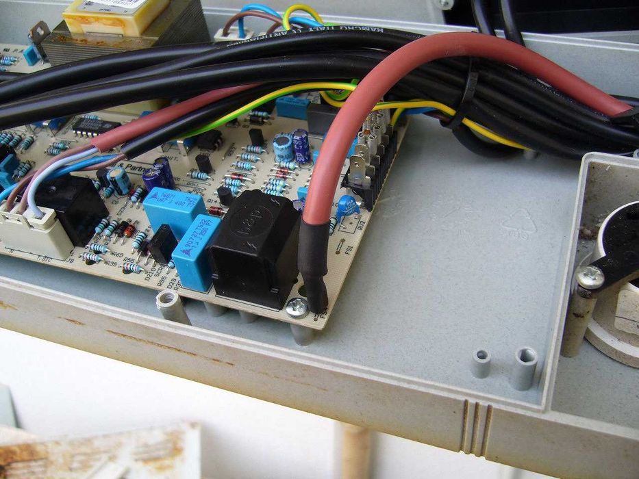 Reparam ce este stricat – reparatii placi electronice, centrale termice, electrocasnice, echipamente industriale Bucuresti Ilfov