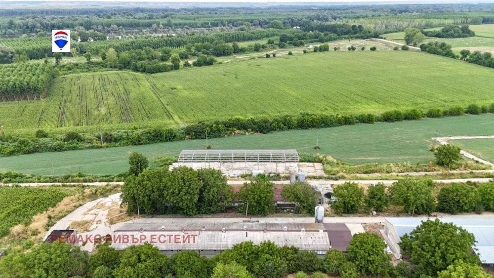 Продава се Промишлена сграда в с. Сандрово, Област Русе - 2465 кв.м за 151 €/кв.м - Снимка #3