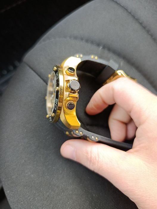 Продам мужские наручные часы Invicta