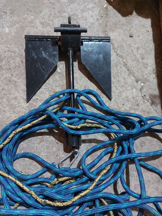 Продаётся якорь лодочный