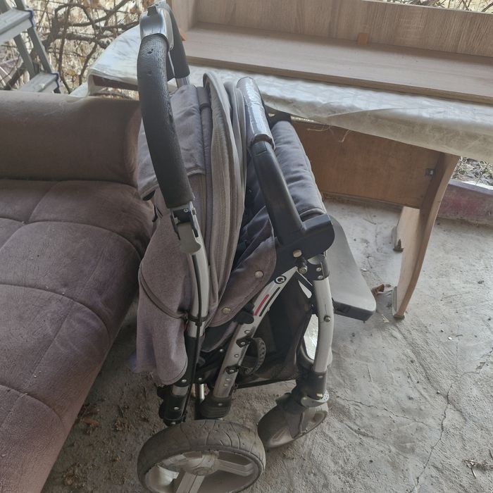 Продается детская коляска с рождения