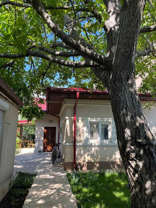 Casa 3 camere cu gradina in sectorul 4 de vanzare - proprietar
