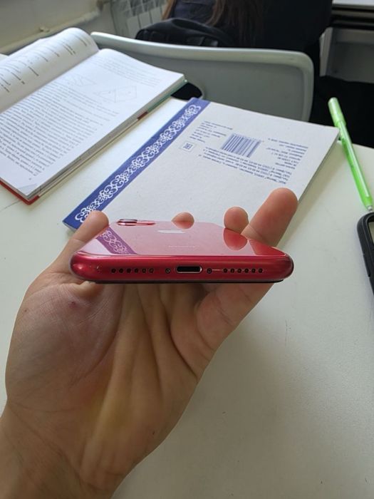 iPhone 11  в отличном состоянии все родное,