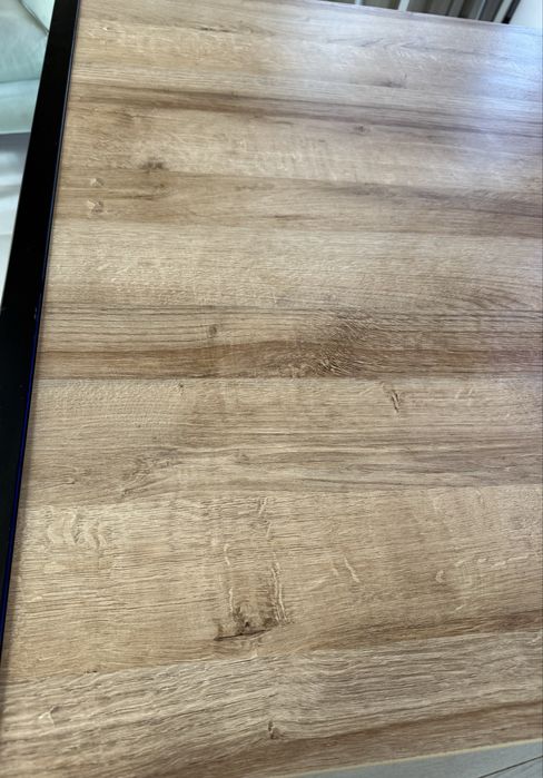 Трапезна маса с две чекмеджета