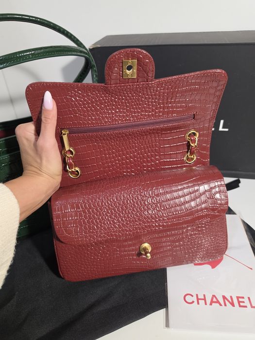 Налична чанта Chanel Maxi Flap Red