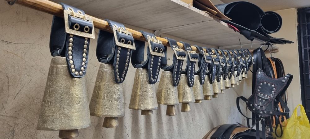 Продавам чанове с  каишки 1-ви до 15-ти номер.