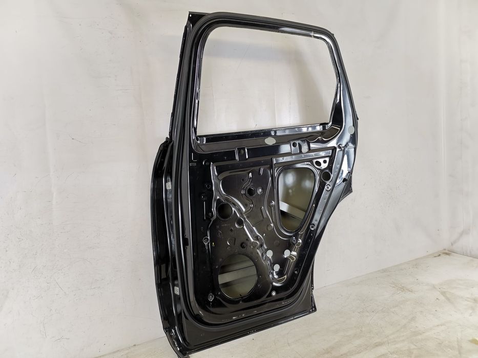 Порше Каен / Porsche Cayenne Оригинална задна дясна врата в добро съст