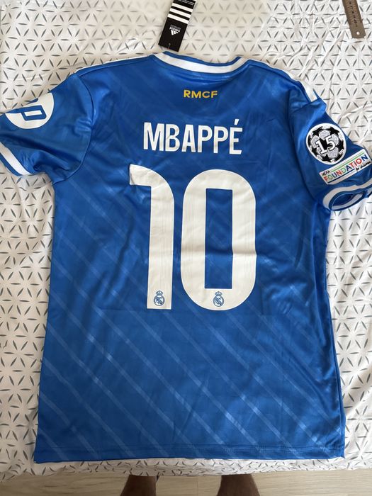 Tricou Mbappe stema mondial stearsa eroare Real Madrid