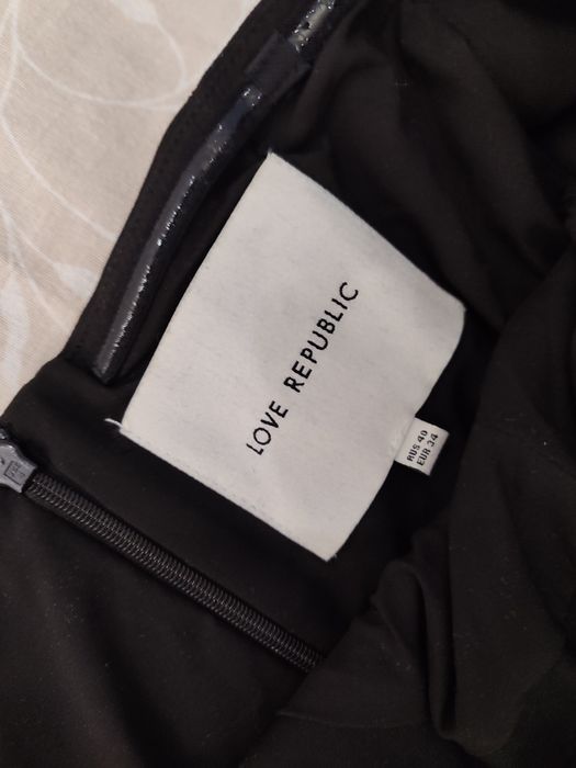 Чёрное вечернее платье