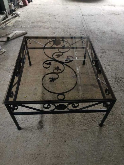 маси , пейки и столове от ковано желязо