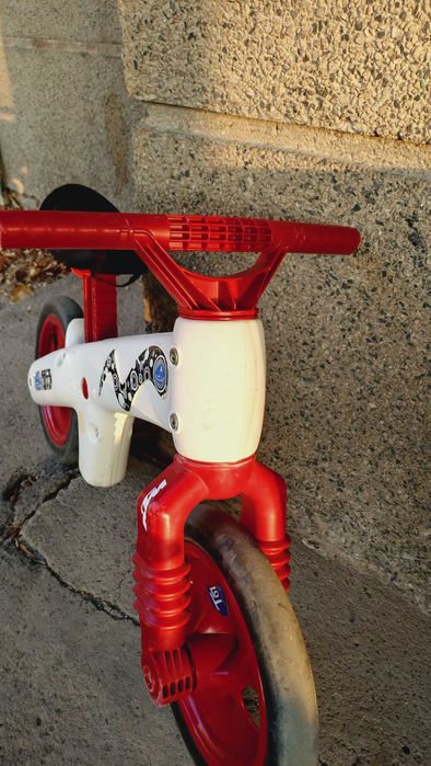 Детски мотор, кола и колело за бутане