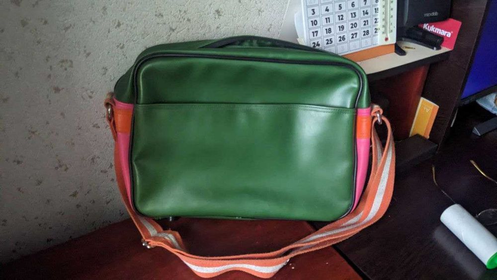 Сумка-оригинал,подойдет как портфель или для ноутбука,ЗОМБИ,44х33 см