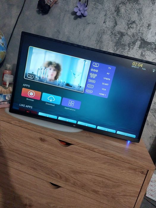 TV Smart NEI diagonala 63 cm
