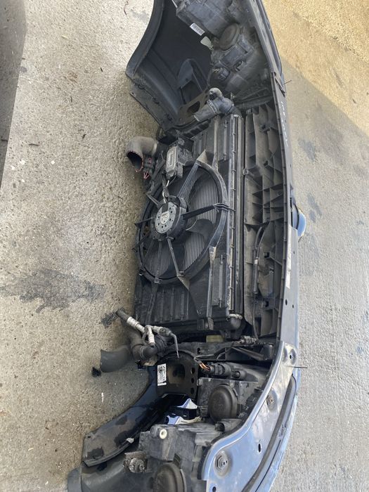 Fata completa Vw Touran 1t3 capota bara fata far aripa trager grila