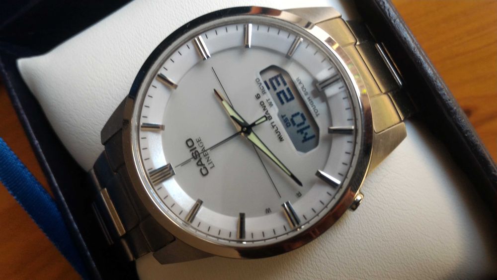 Ceas Casio Lineage cadran alb LCW-M170TD-7AER Solar,radiocontrol,titan