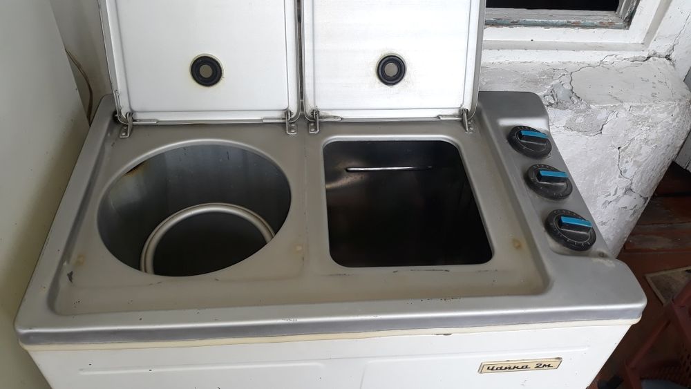 Продам полуавтомат стиральную машинку рабочую