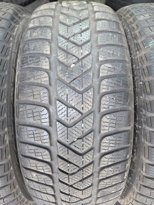 Set 4 anvelope SH iarna Pirelli 225/50/18 dot 2021