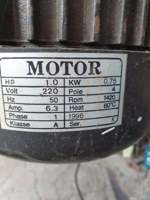 Настолна бормашина монофазна