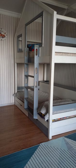 Продам двухьярусную кровать