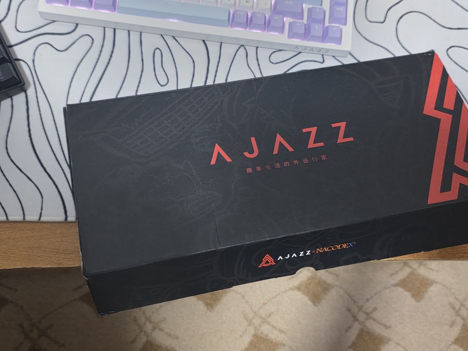 Продам клавиатуру