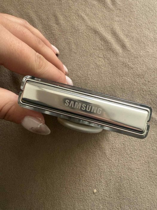 Samsung Galaxy Z Flip 5