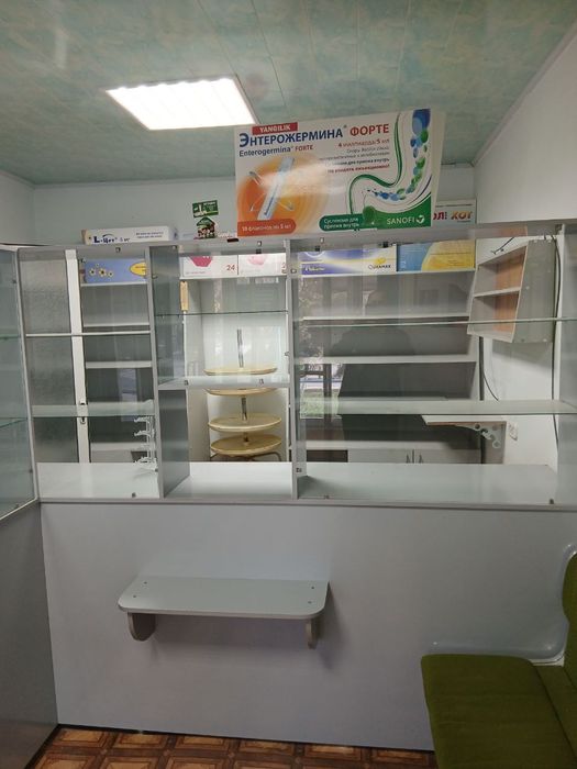 Продаётся аптечная мебель