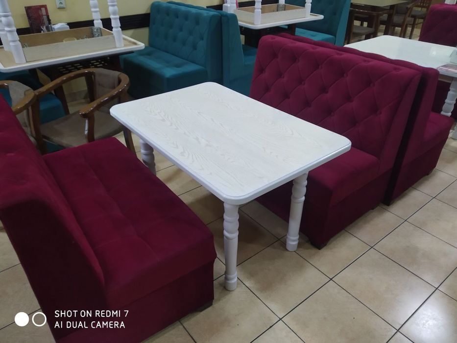 Kafe va restaranlar uchun divan