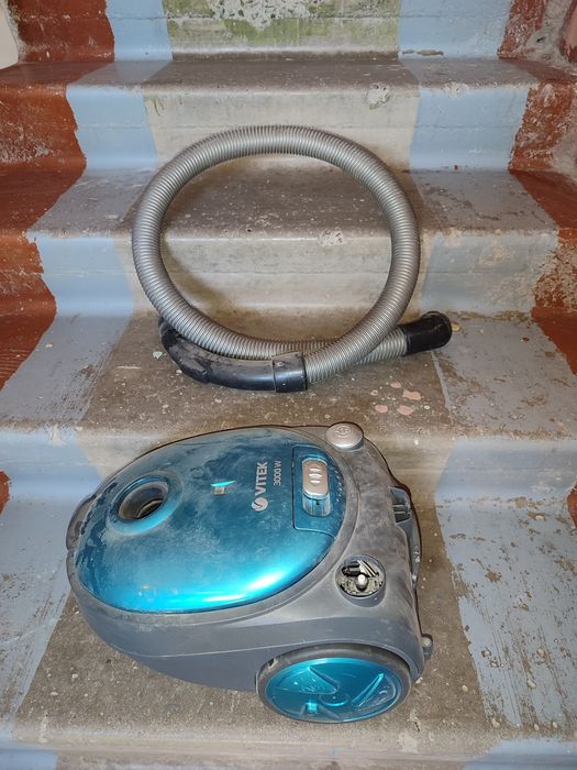 Пылесос  бу работает