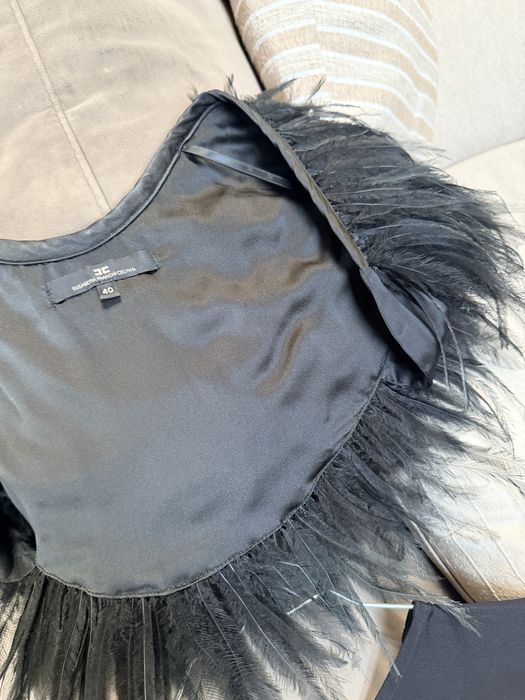 Черна рокля с пера Elisabetta Franchi размер 40 -S;XS 18 лв.