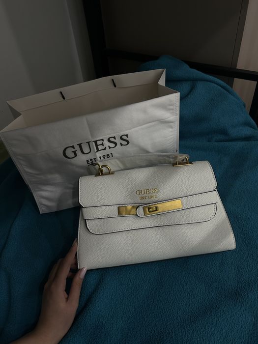 Сумка, модель как у Guess