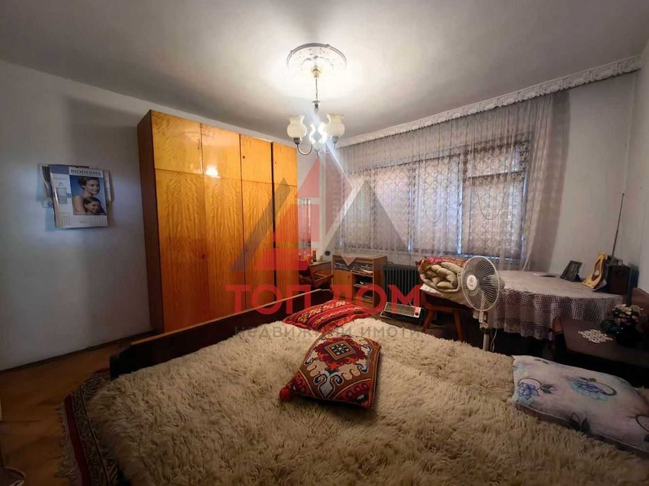 Продава се Четиристаен апартамент в Варна, Център - 120 кв.м за 2242 €/кв.м - Снимка #1