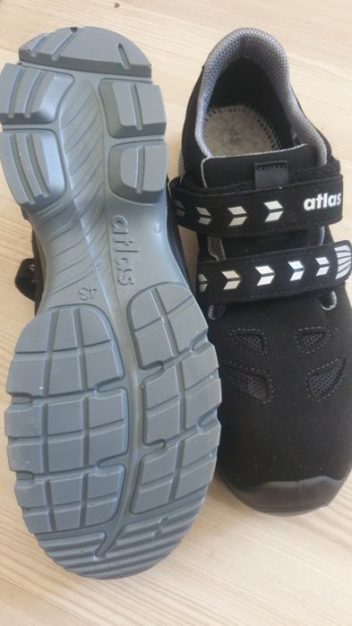 Bocanci de safty Atlas