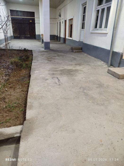 Ок уйдан 2.5 соток ховли сотилади