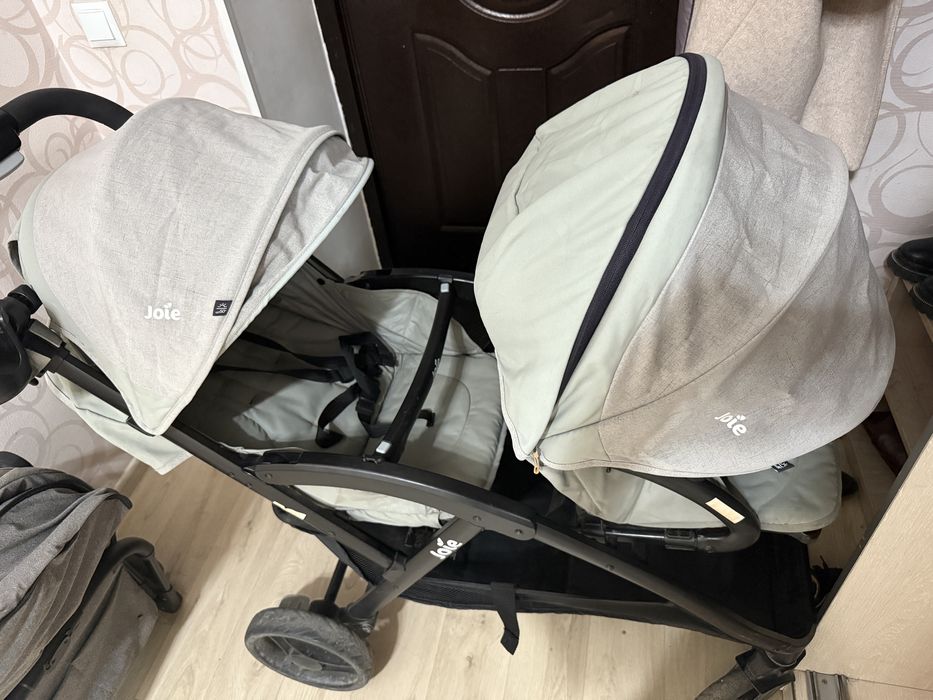 Продается двойная коляска Joie
