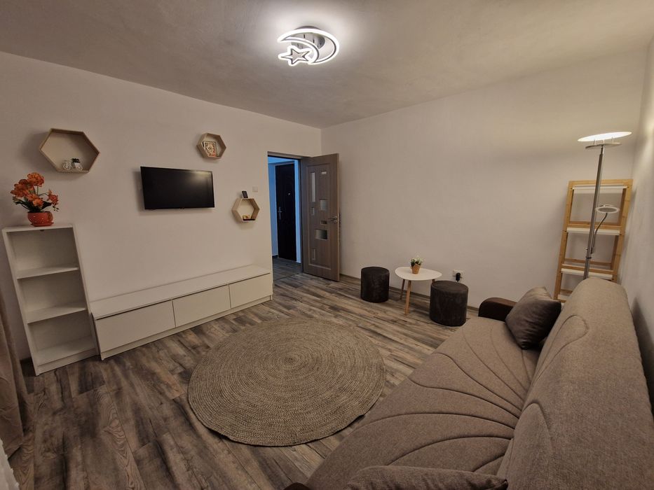 Apartament 2 camere de închiriat